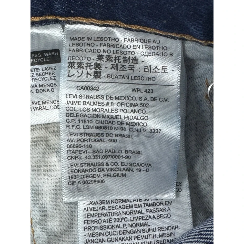 Levis levis 560